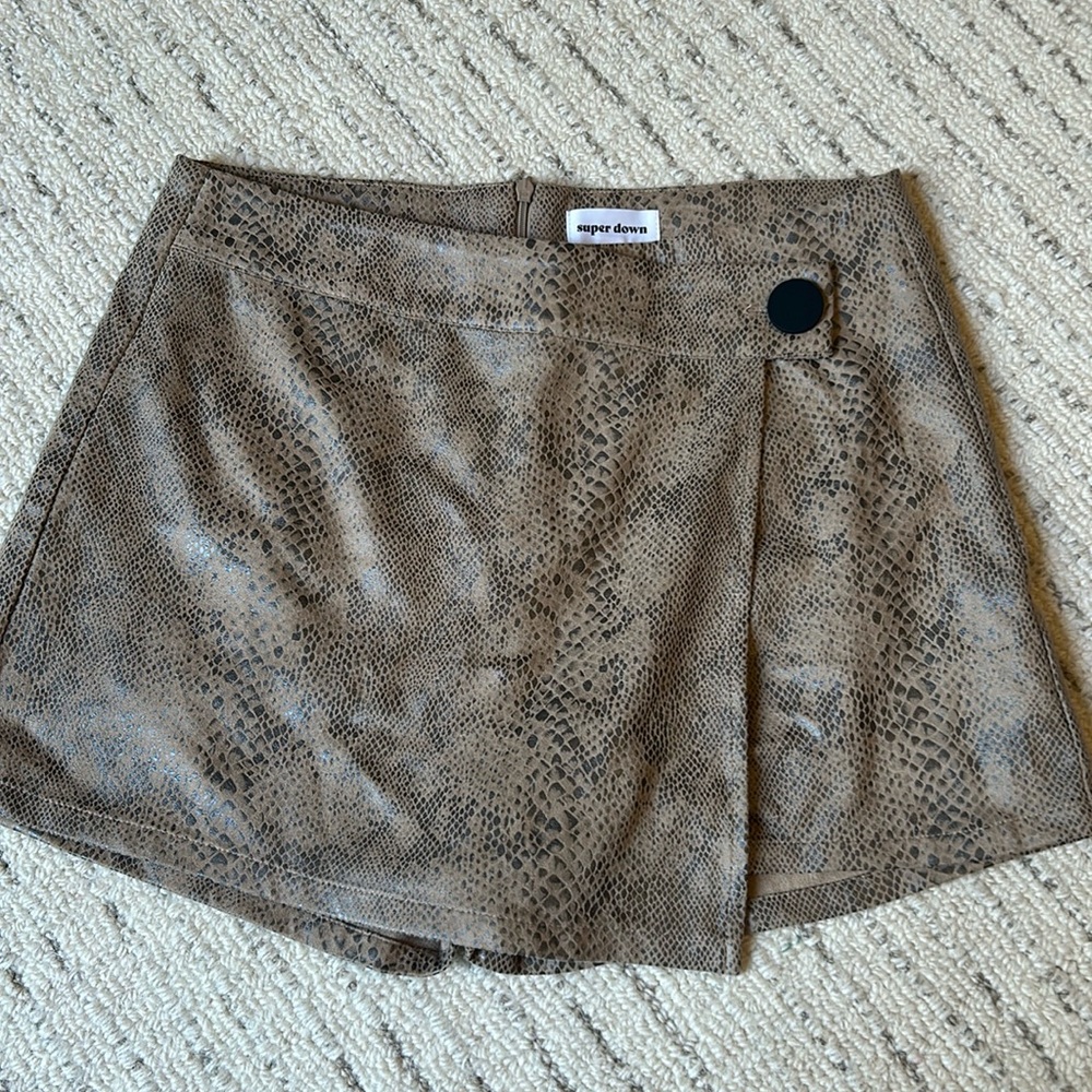 Animal print skort